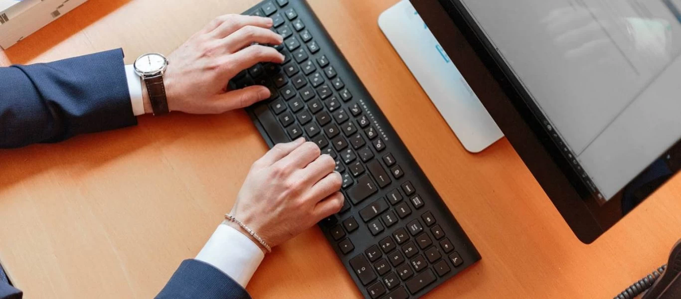 Υψηλοί μισθοί και ζήτηση: Τα 4 πιο επικερδή επαγγέλματα στην Ελλάδα μετά το χτύπημα του κορωνοϊού